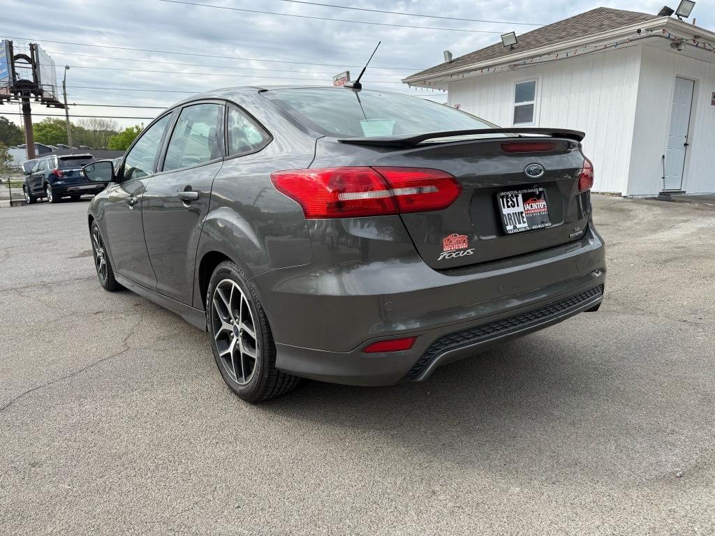2015 Ford Focus SE photo