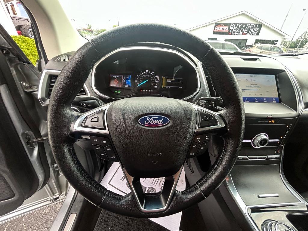 2020 Ford Edge Titanium photo