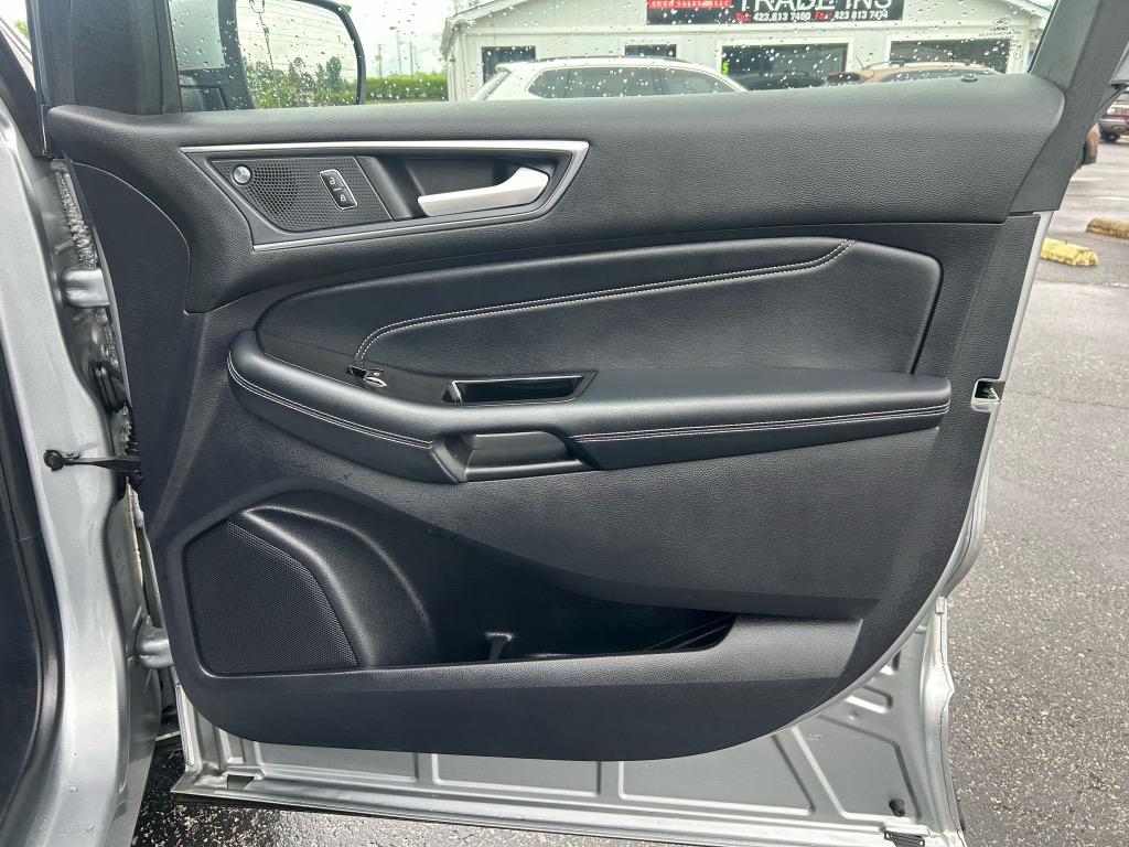 2020 Ford Edge Titanium photo
