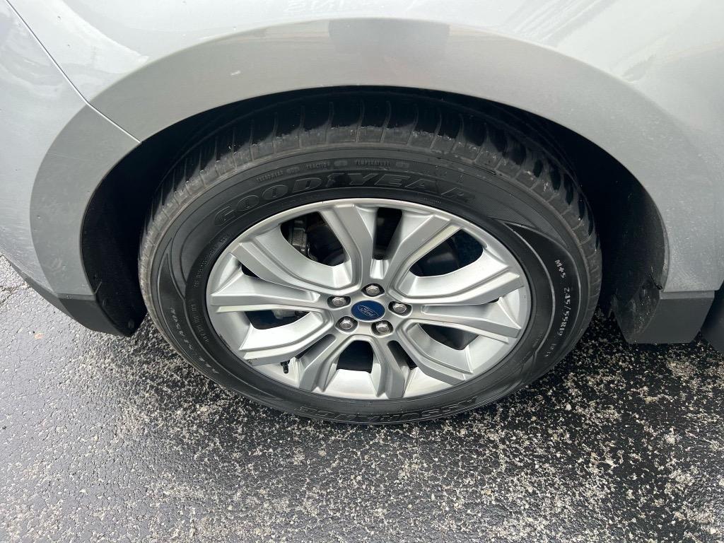 2020 Ford Edge Titanium photo