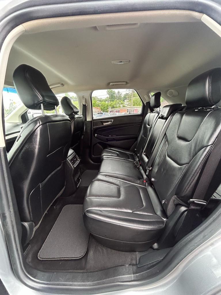 2020 Ford Edge Titanium photo
