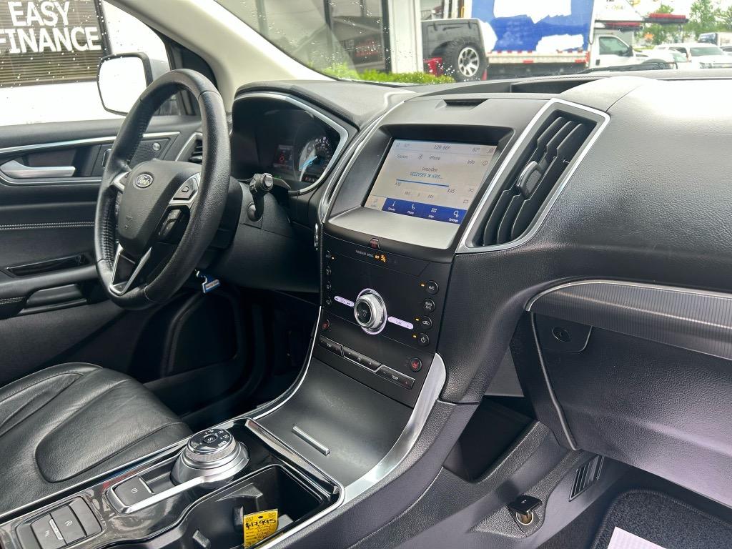 2020 Ford Edge Titanium photo