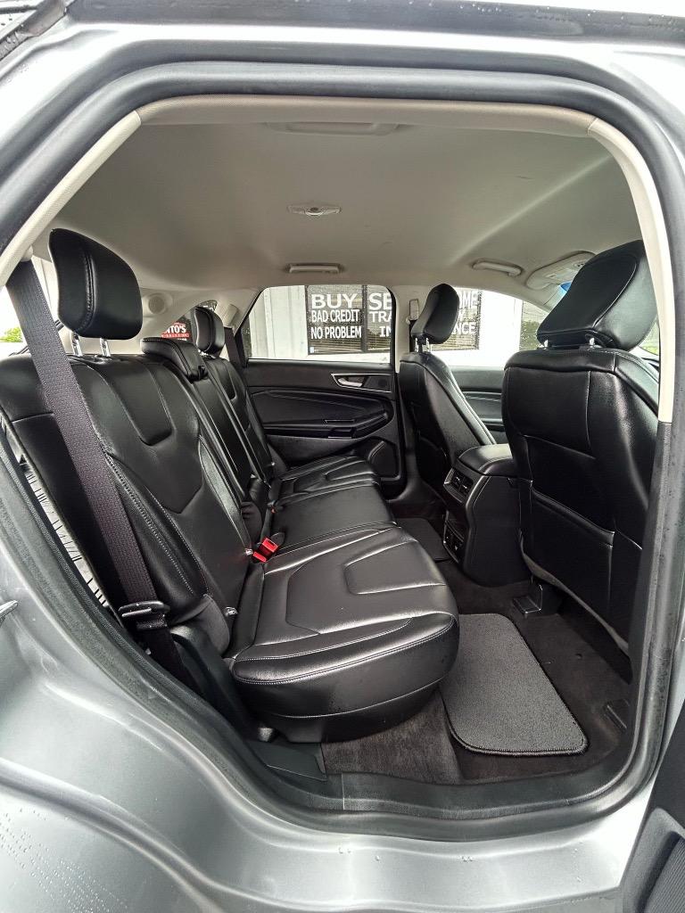 2020 Ford Edge Titanium photo