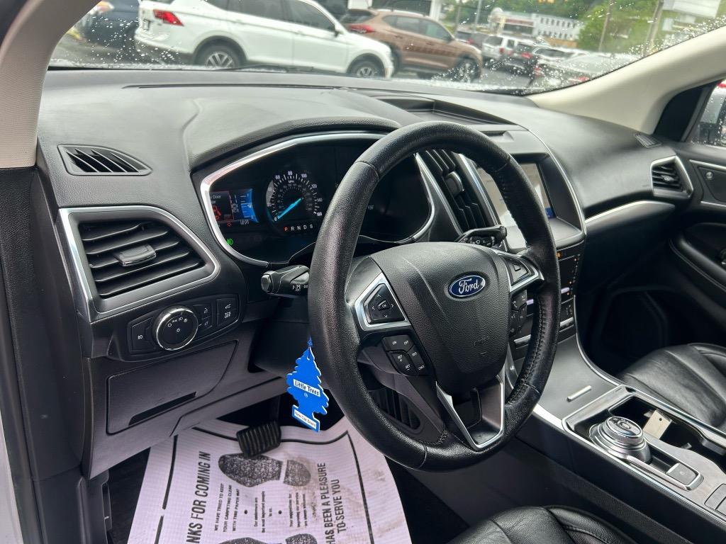 2020 Ford Edge Titanium photo