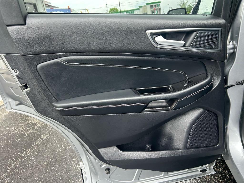 2020 Ford Edge Titanium photo