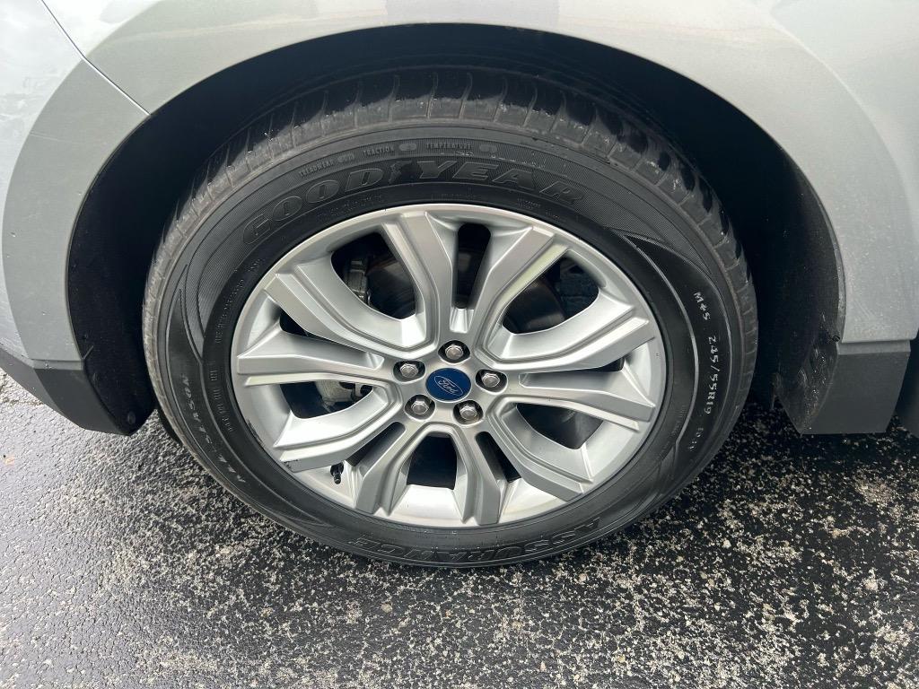 2020 Ford Edge Titanium photo