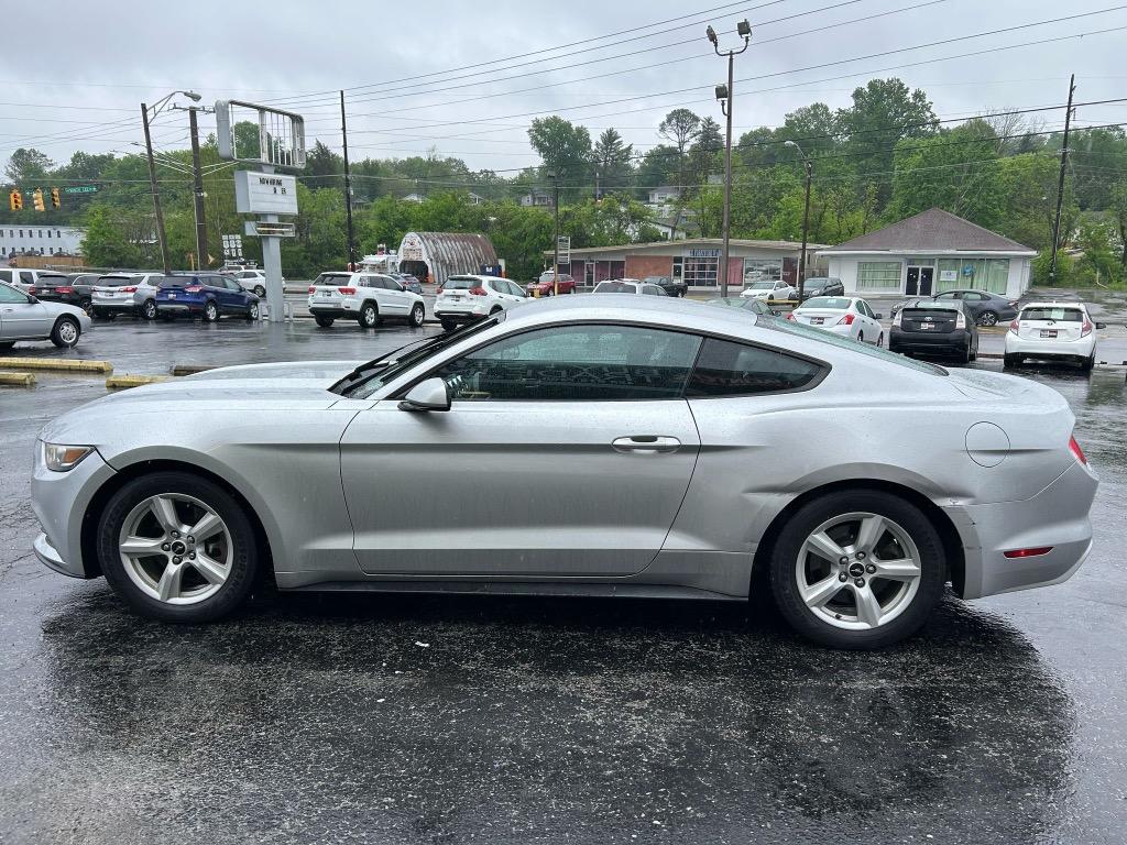 2017 Ford Mustang photo