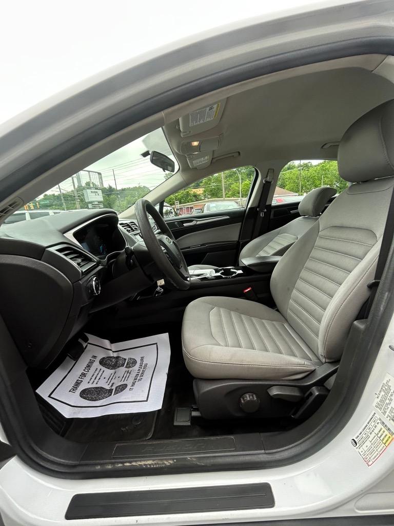 2014 Ford Fusion S photo