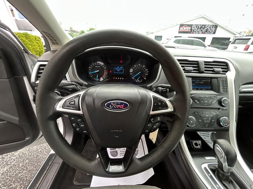 2014 Ford Fusion S photo