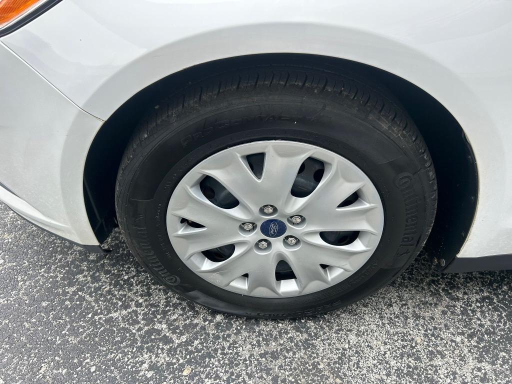 2014 Ford Fusion S photo