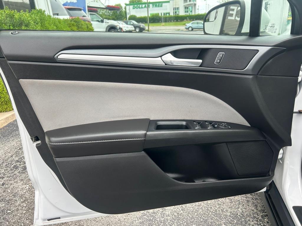 2014 Ford Fusion S photo