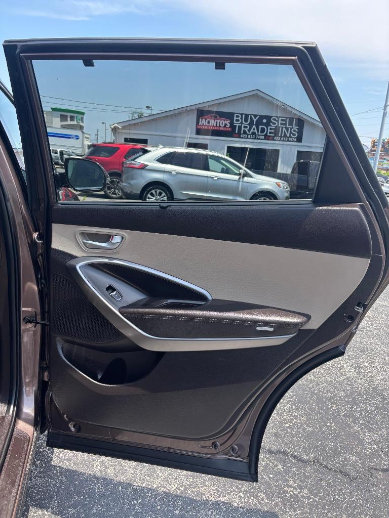 2014 Hyundai Santa Fe - $10,995