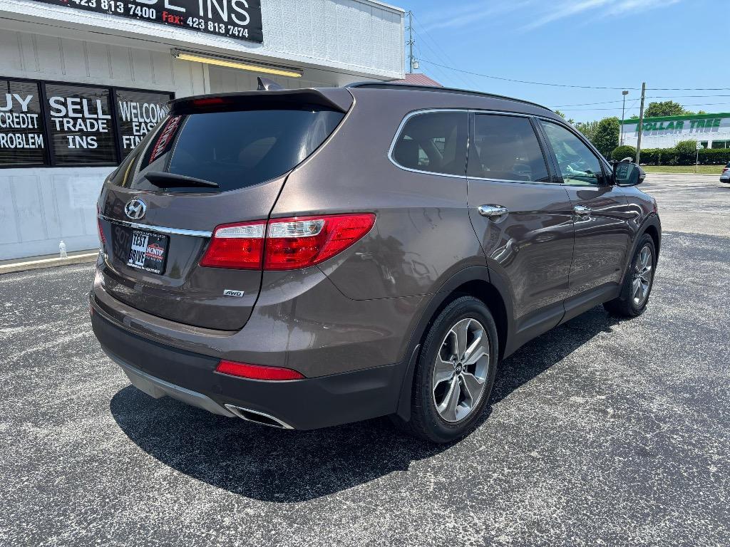 2014 Hyundai Santa Fe - $10,995