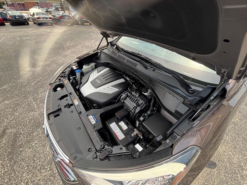 2014 Hyundai Santa Fe - $10,995