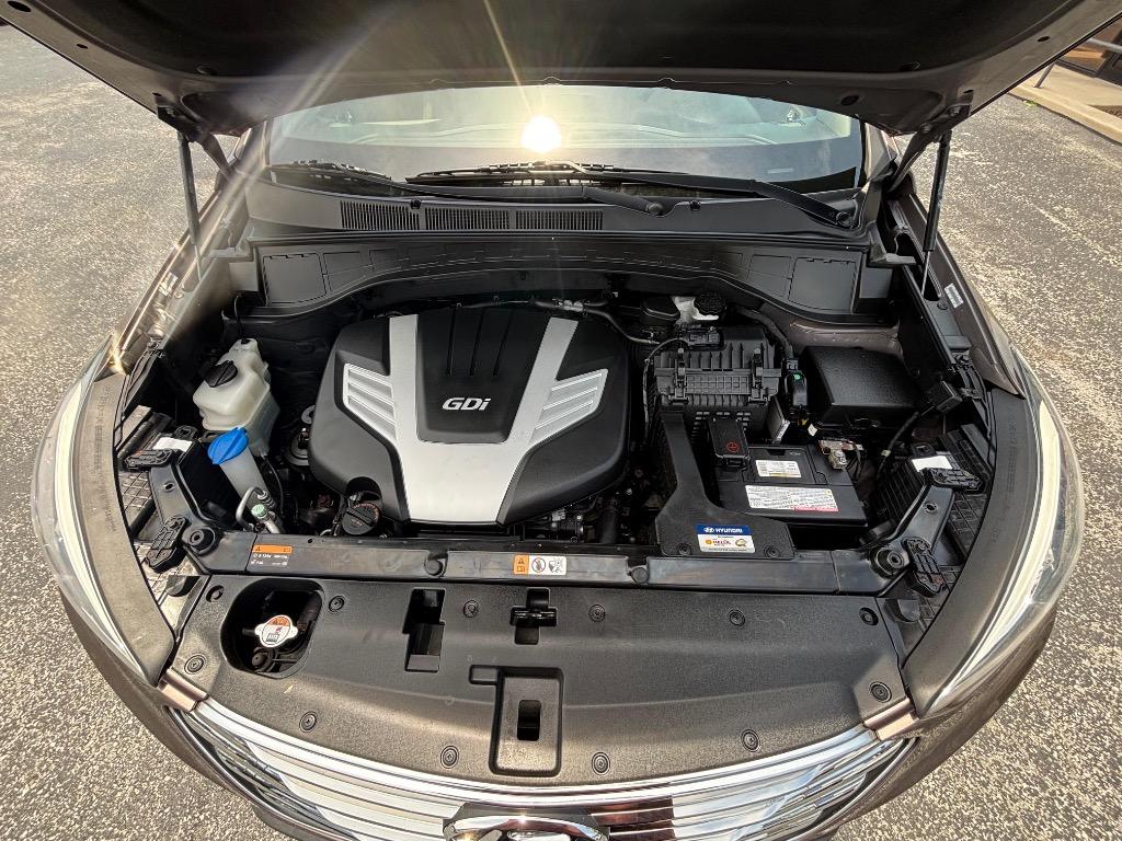 2014 Hyundai Santa Fe - $10,995