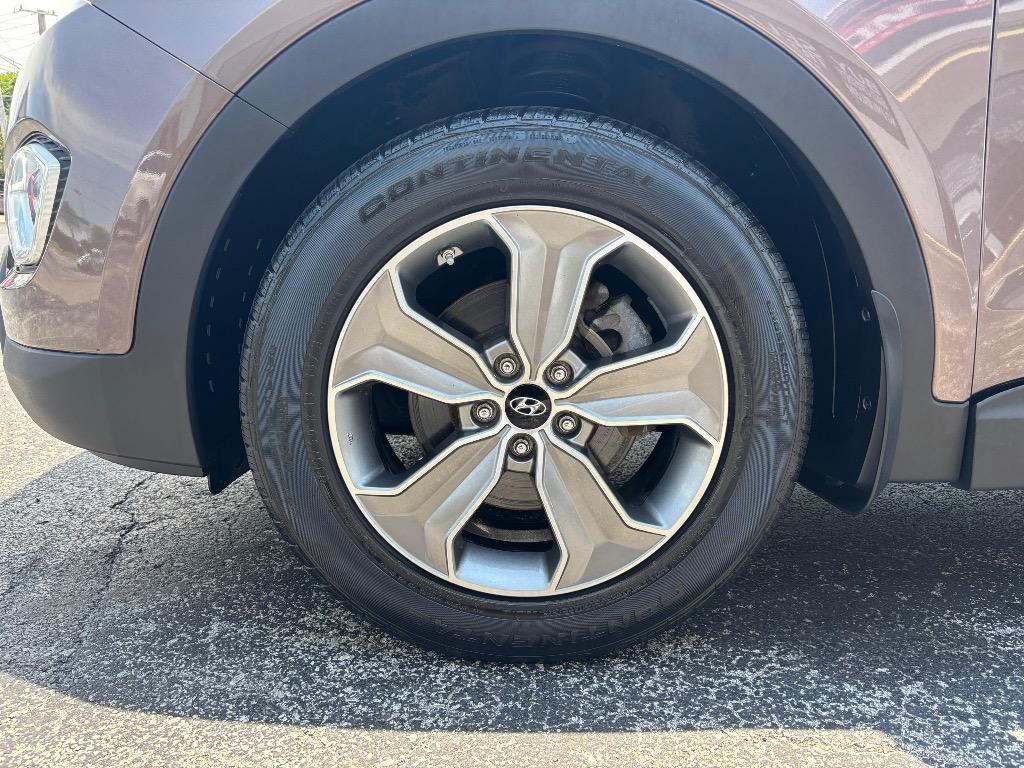 2014 Hyundai Santa Fe - $10,995
