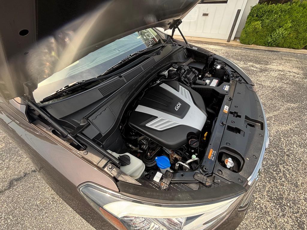 2014 Hyundai Santa Fe - $10,995