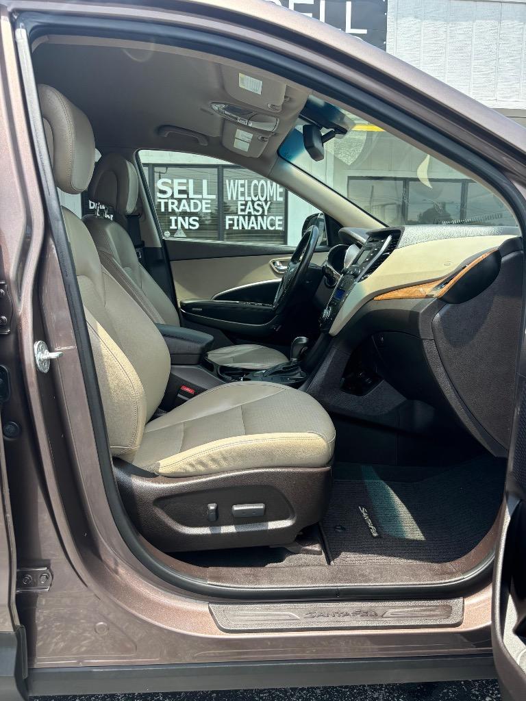 2014 Hyundai Santa Fe - $10,995