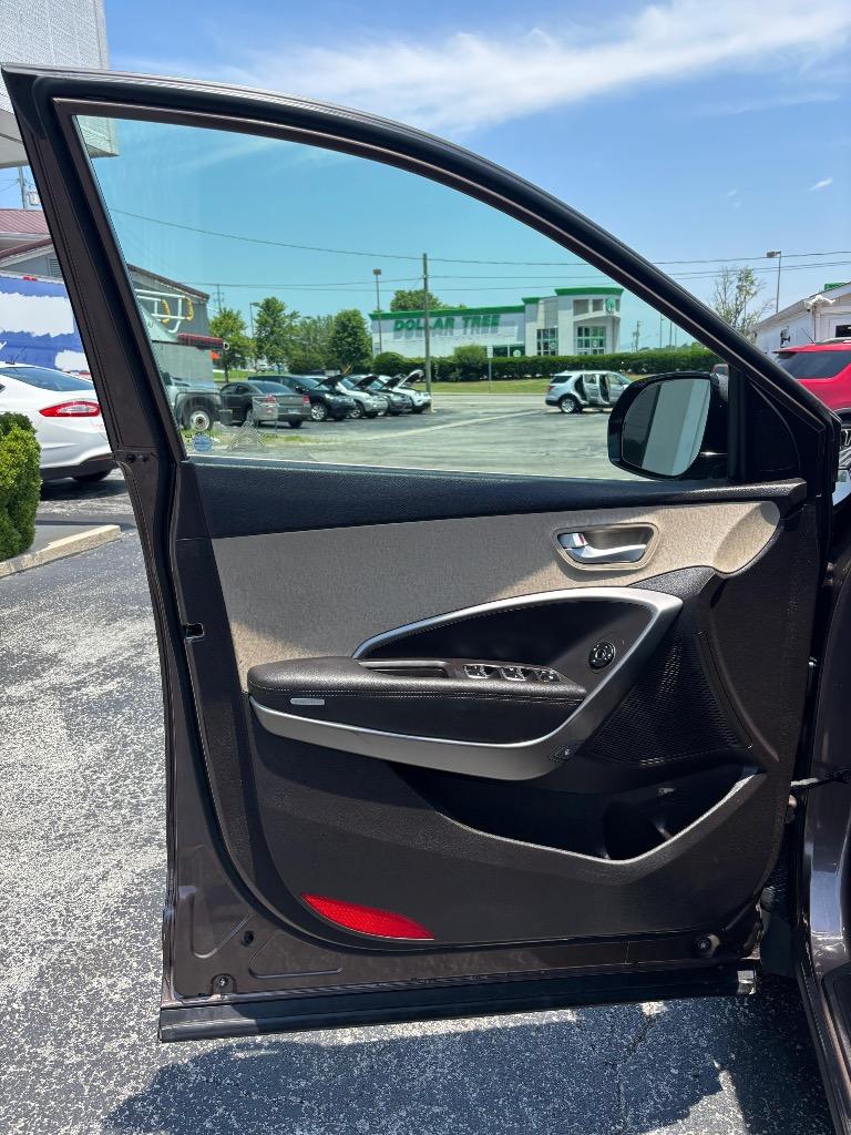 2014 Hyundai Santa Fe - $10,995