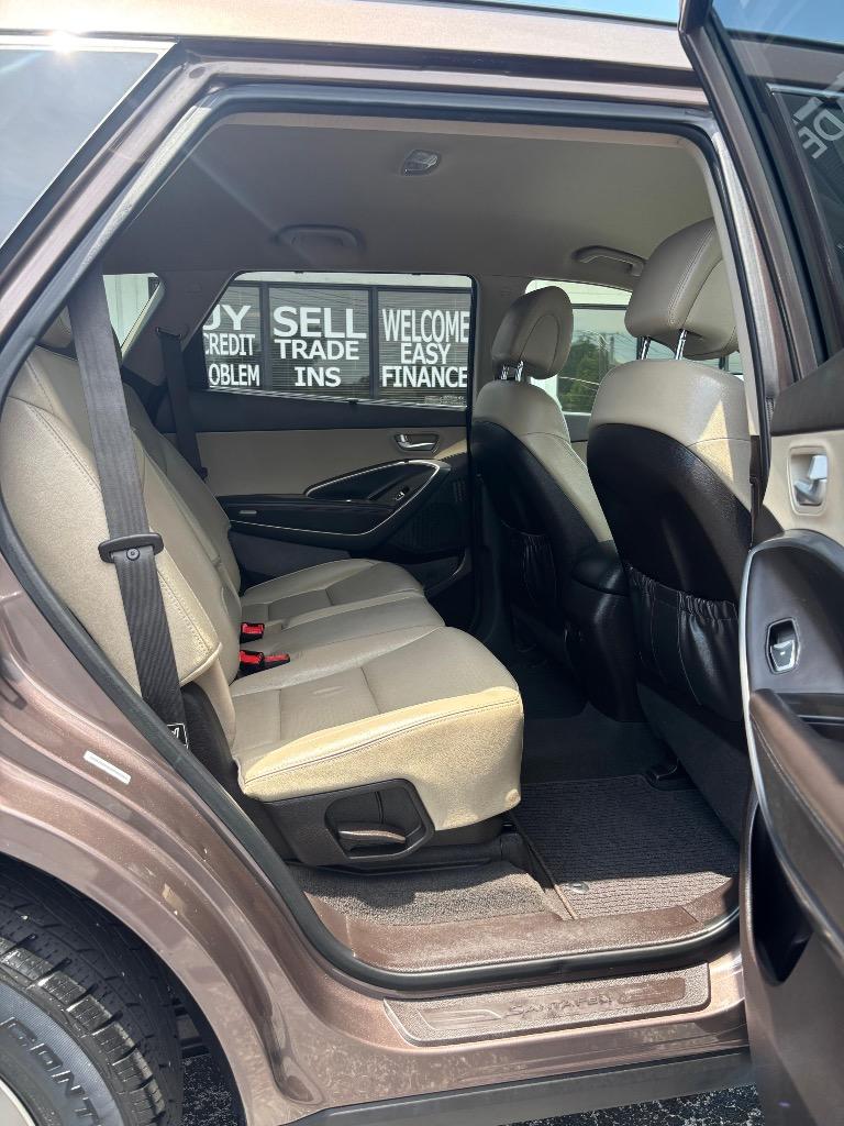 2014 Hyundai Santa Fe - $10,995