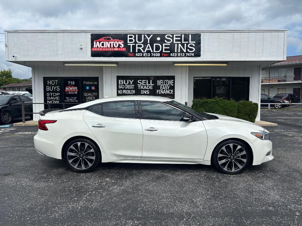 White 2016 Nissan Maxima SR Sedan Front-Wheel Drive Automatic