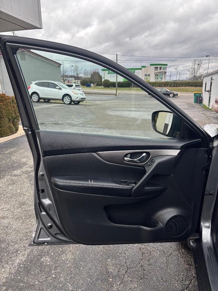 2015 Nissan Rogue - $7,995