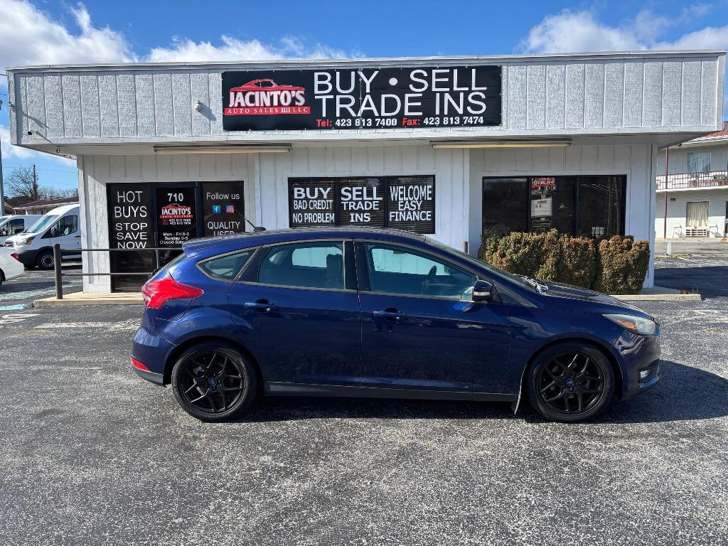 Blue 2016 Ford Focus SE Hatchback Hatchback Front-Wheel Drive Automatic