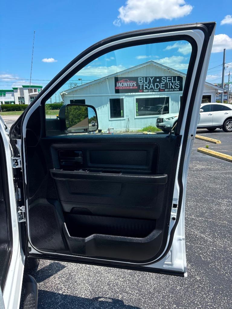 2016 Ram 1500 - $17,995