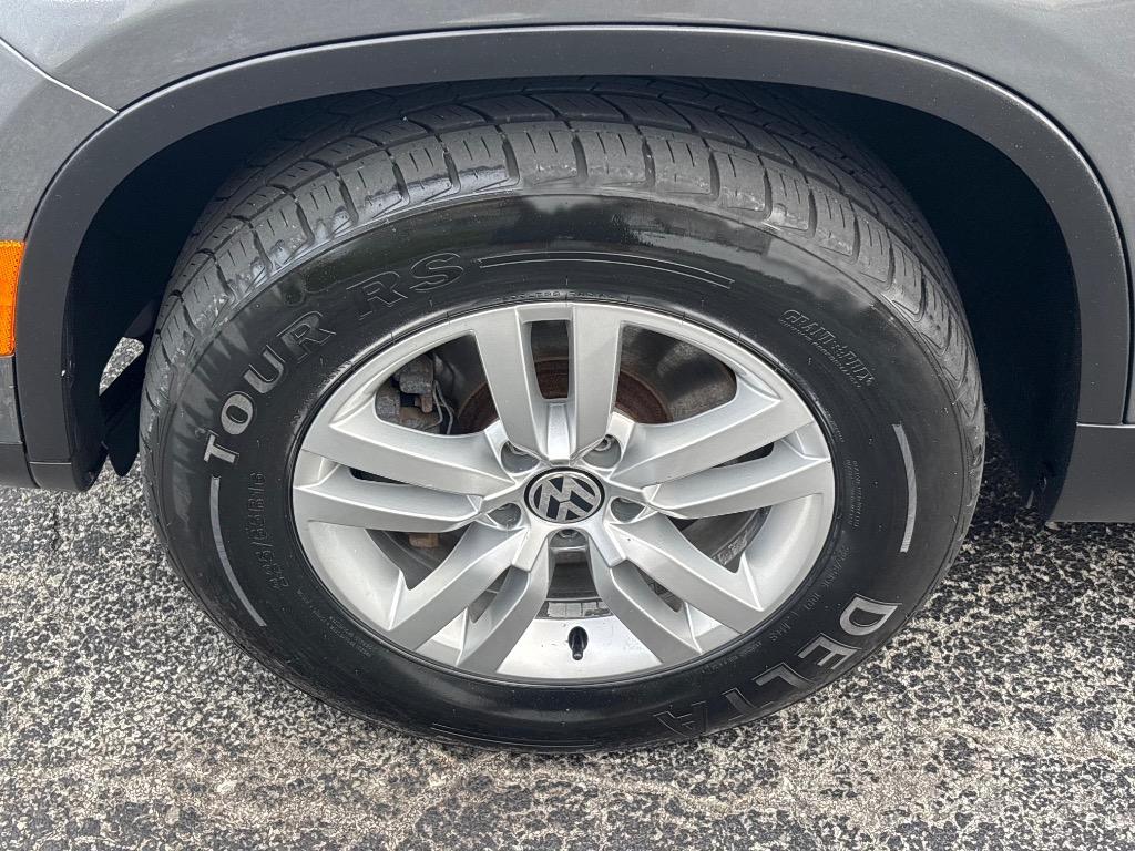 2016 Volkswagen Tiguan - $9,995