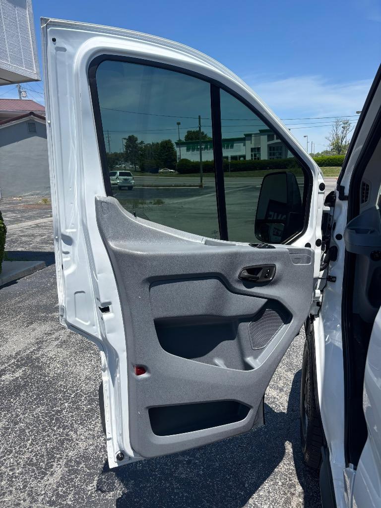2017 Ford T350 Vans - $10,995