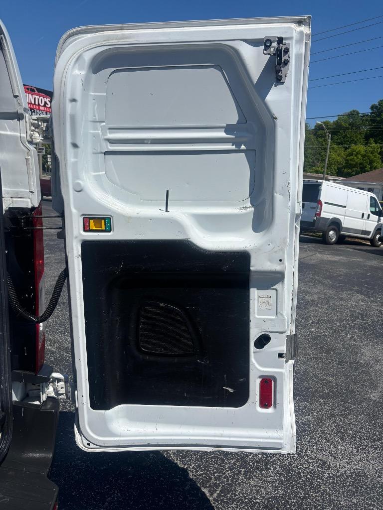 2017 Ford T350 Vans - $10,995