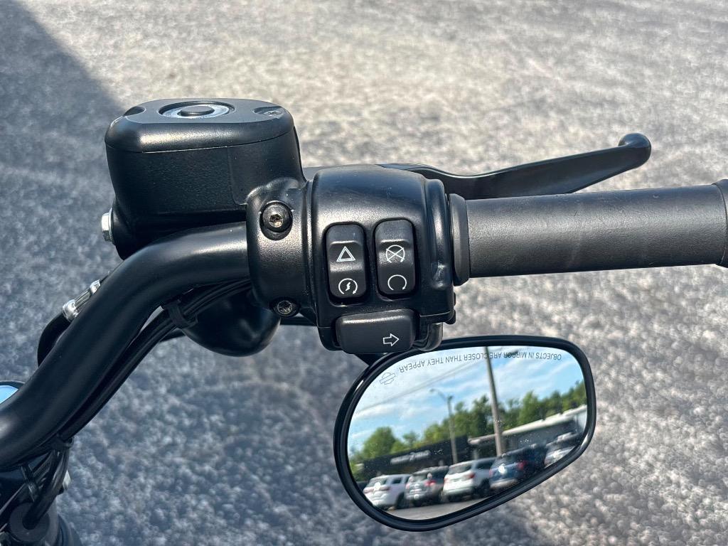 2022 Harley-davidson Iron 883 - $9,995