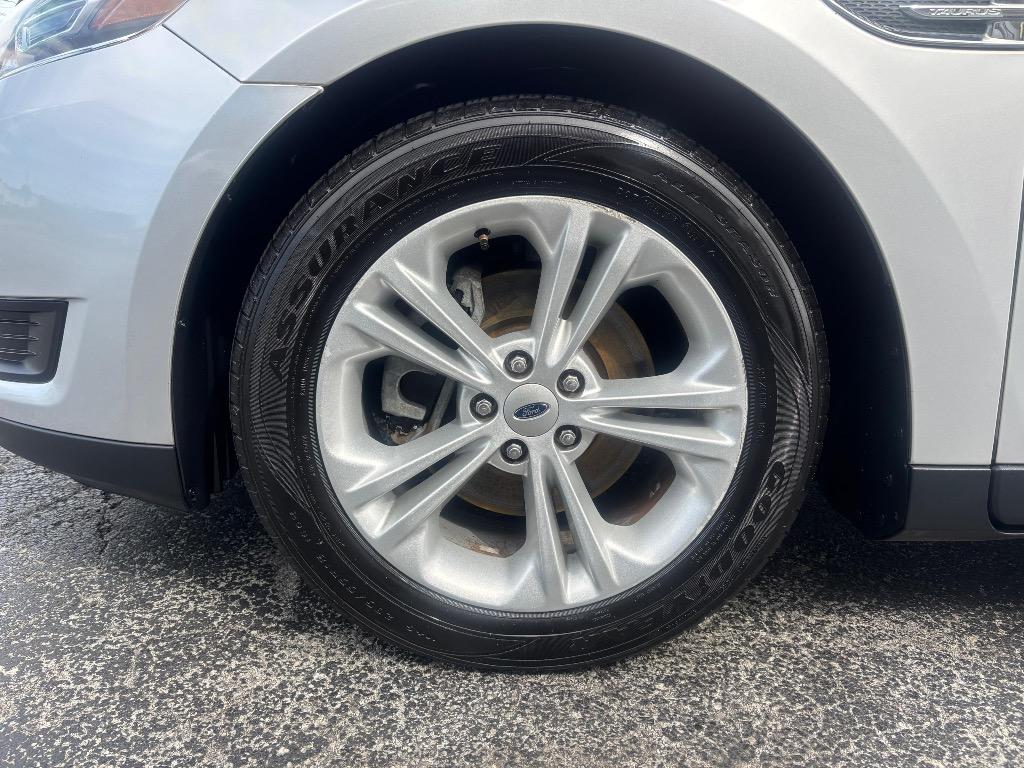 2018 Ford Taurus - $8,995