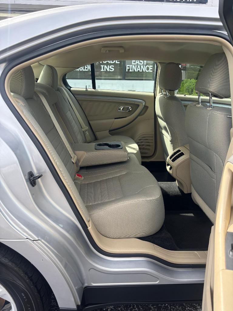 2018 Ford Taurus - $8,995