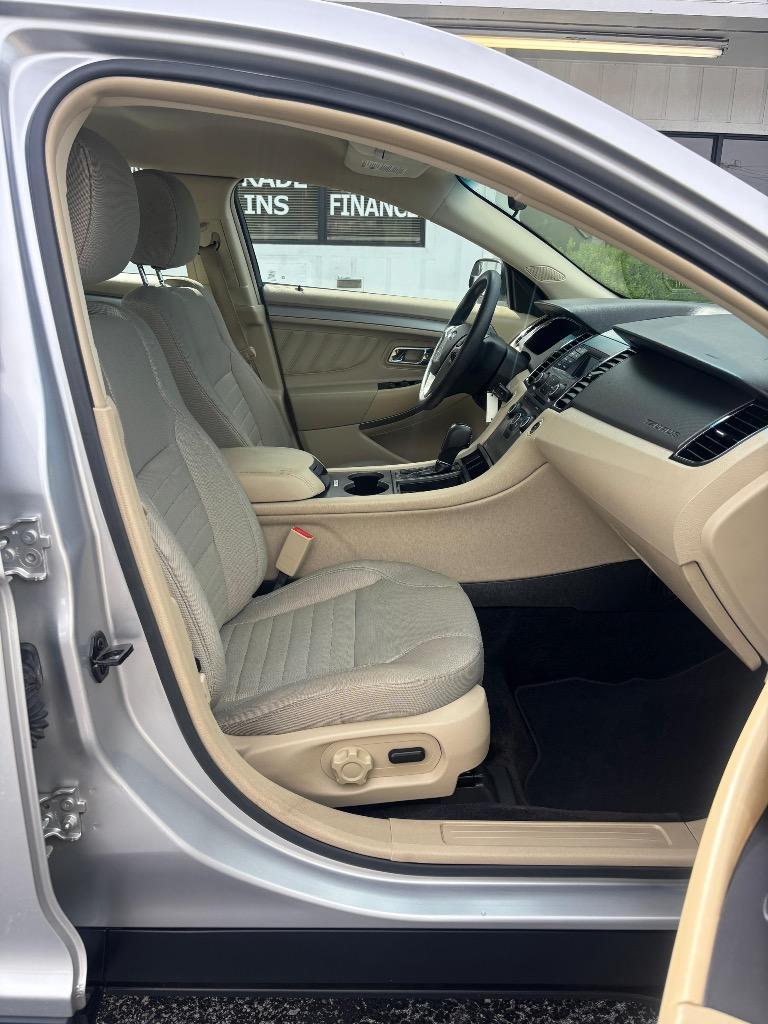 2018 Ford Taurus - $8,995