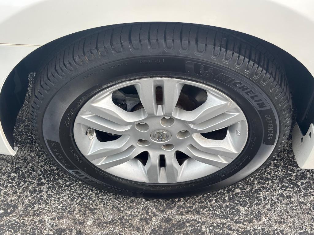 2011 Nissan Altima - $7,995