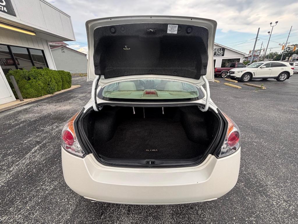 2011 Nissan Altima - $7,995