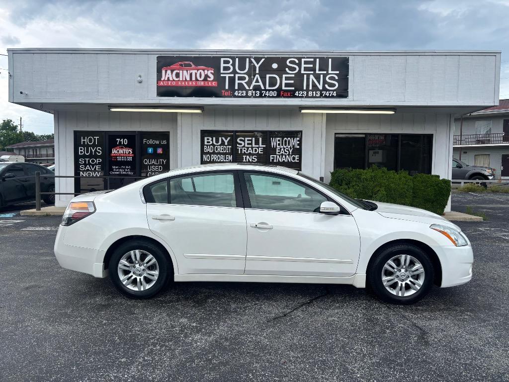 2011 Nissan Altima - $7,995