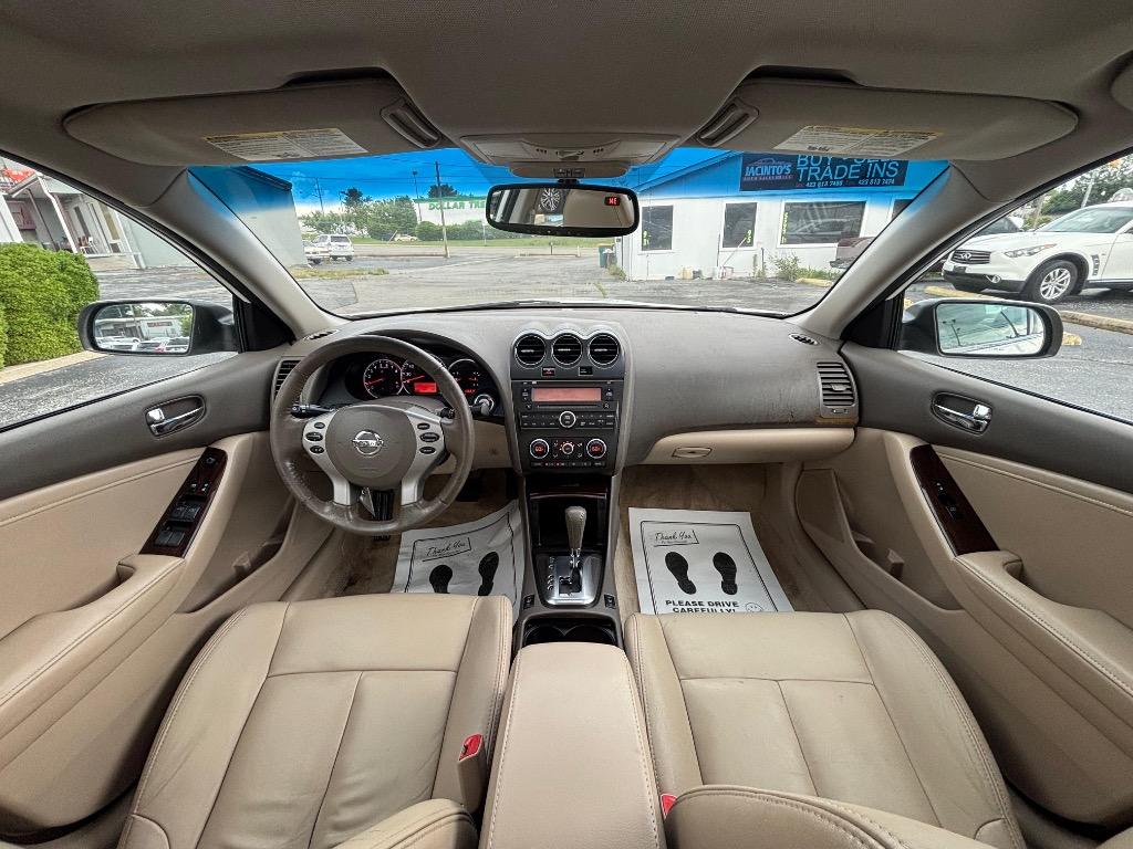 2011 Nissan Altima - $7,995
