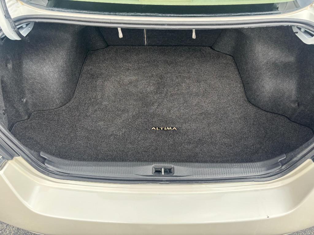 2011 Nissan Altima - $7,995
