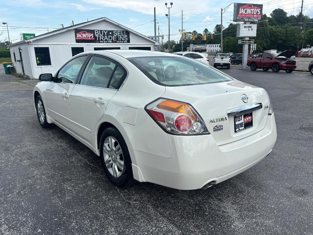 2011 Nissan Altima - $7,995