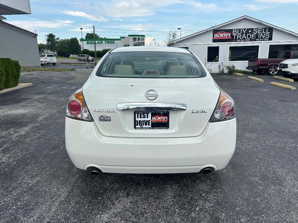 2011 Nissan Altima - $7,995