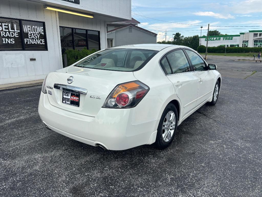 2011 Nissan Altima - $7,995