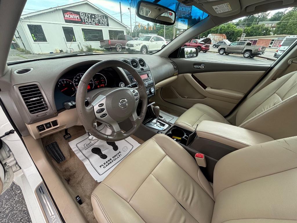 2011 Nissan Altima - $7,995