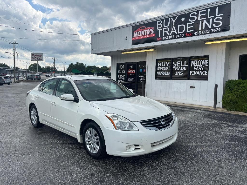 2011 Nissan Altima - $7,995