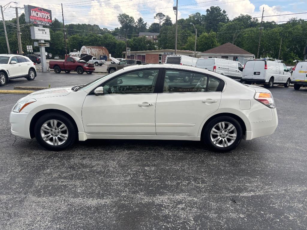 2011 Nissan Altima - $7,995