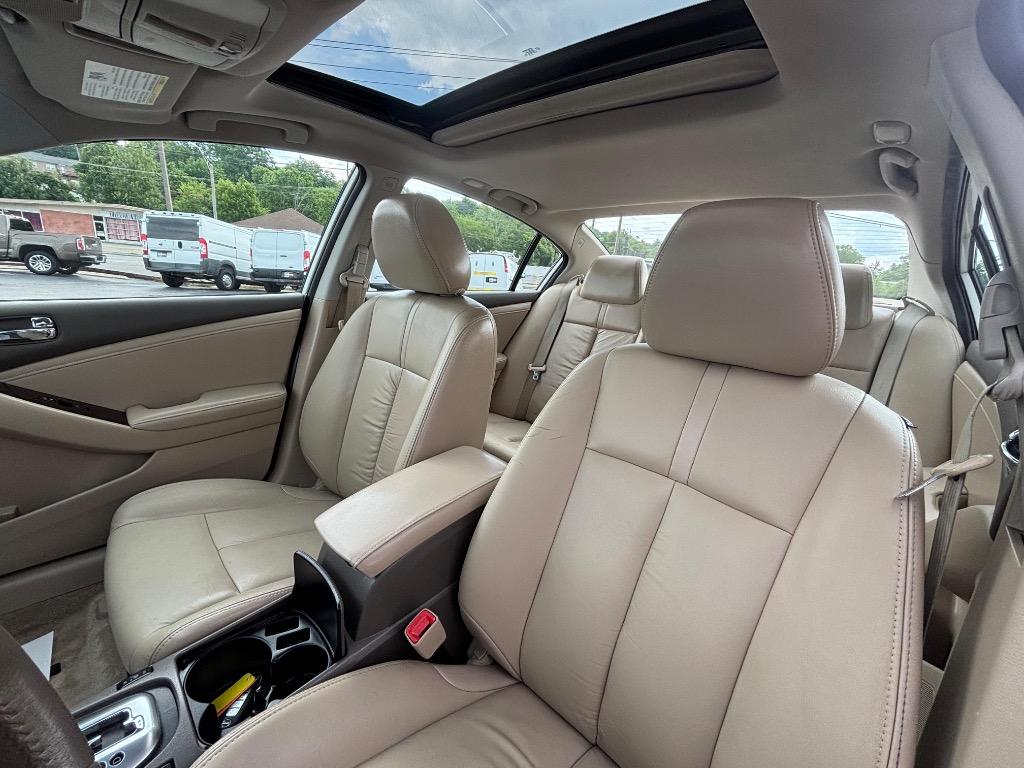 2011 Nissan Altima - $7,995