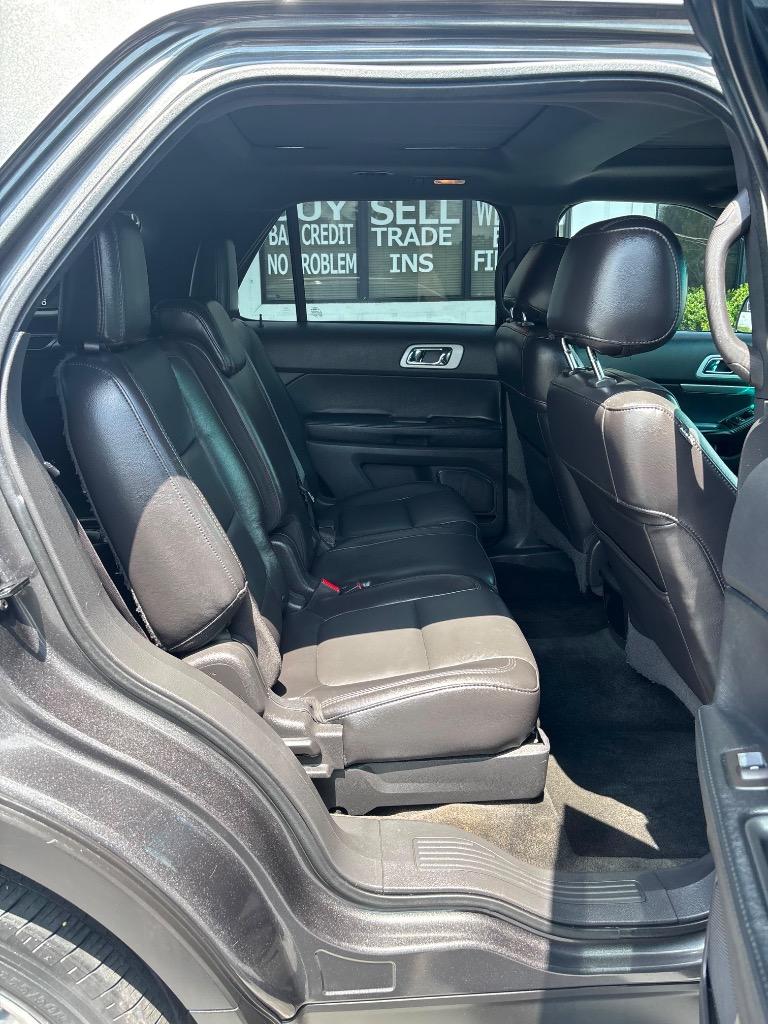 2015 Ford Explorer - $10,995