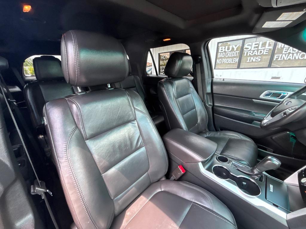 2015 Ford Explorer - $10,995