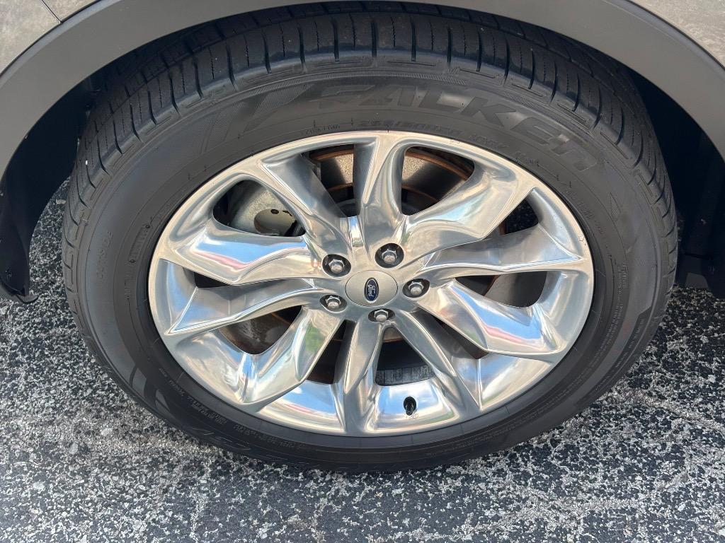 2015 Ford Explorer - $10,995